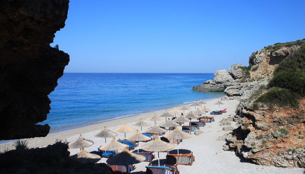 AmCham: Turizmi po dëmtohet nga mungesa e ujit të pijshëm, ujërat e zeza, fuqia punëtore